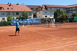 Hei&szlig;er Tennisschaukampf (Foto: Karl-Heinz Herrmann)
