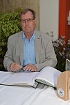 Als besondere Ehrung ins Goldene Ehrenbuch eingetragen. (Foto: Peter Salden)