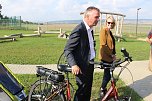 E-Bikes, Faltkarte und Ladepunkte vorgestellt (Foto: Karl-Heinz Herrmann) E-Bikes, Faltkarte und Ladepunkte vorgestellt (Foto: Karl-Heinz Herrmann)