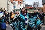 N&auml;rrinnen und Narren zogen durch die Stadt (1)  Beim gr&ouml;&szlig;ten Rosenmontagsumzug im Norden Th&uuml;ringens der heute am Vormittag auf der bekannten Route durch Sondershausen zog, war wie in den letzten Jahren  ein gro&szlig;er Publikumsmagnet...   Die Sondersh&auml;user Narren und Jecken haben auch 2017 den Rosenmontag wieder fr&ouml;hlich und beschwingt mit ihrem Umzug durch die Stadt zu einem H&ouml;hepunkt gemacht und auf (Foto: Karl-Heinz Herrmann)