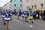 N&auml;rrinnen und Narren ziehen durch die Stadt (2) (Foto: Karl-Heinz Herrmann)