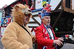 N&auml;rrinnen und Narren ziehen durch die Stadt (2) (Foto: Karl-Heinz Herrmann)