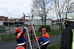 &Uuml;ber den Zaun gestiegen (Foto: kn und Jugendfeuerwehr SDH-Mitte)