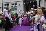 Krönung und Ansprache der neuen Fliederkönigin (Foto: Karl-Heinz Herrmann) Krönung und Ansprache der neuen Fliederkönigin (Foto: Karl-Heinz Herrmann)