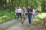 Waldbegehung mit Siegesmund und Kieling (Foto: Karl-Heinz Herrmann) Waldbegehung mit Siegesmund und Kieling (Foto: Karl-Heinz Herrmann)