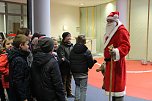 Weihnachtsmann besuchte Sparkasse (Foto: Karl-Heinz Herrmann)