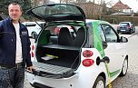 DRK mit E-Auto zum Testen (Foto: Karl-Heinz Herrmann)