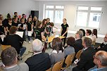 Landr&auml;tin &uuml;bergibt neues Schulgeb&auml;ude (Foto: Karl-Heinz Herrmann)
