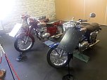 Trotz der wochenlangen Hitze kamen zum diesjährigen Treffen über 100 Besitzer eines Mopeds, Motorrollers, Motorrades oder Dreirades der tschechischen Marken Jawa oder CZ auf das Gelände der Festscheune in Röblingen am See (Sachsen-Anhalt) (Foto: H. Rein) Trotz der wochenlangen Hitze kamen zum diesjährigen Treffen über 100 Besitzer eines Mopeds, Motorrollers, Motorrades oder Dreirades der tschechischen Marken Jawa oder CZ auf das Gelände der Festscheune in Röblingen am See (Sachsen-Anhalt) (Foto: H. Rein)