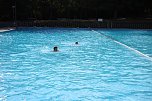 24-Stunden-Schwimmen begeisterte (Foto: Karl-Heinz Herrmann) 24-Stunden-Schwimmen begeisterte (Foto: Karl-Heinz Herrmann)