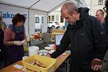 Essen für den guten Zweck (Foto: Karl-Heinz Herrmann) Essen für den guten Zweck (Foto: Karl-Heinz Herrmann)