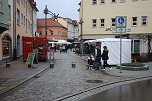 Adventsmarkt nicht vom Wetter begünstigt (Foto: Karl-Heinz Herrmann) Adventsmarkt nicht vom Wetter begünstigt (Foto: Karl-Heinz Herrmann)