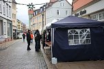 Adventsmarkt nicht vom Wetter begünstigt (Foto: Karl-Heinz Herrmann) Adventsmarkt nicht vom Wetter begünstigt (Foto: Karl-Heinz Herrmann)