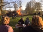 Osterfeuer am Bebraer Teich (Foto: Sven Oesterheld)