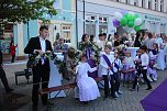 27. Fliederfest eröffnet - Verabschiedung Fliederkönigin (Foto: Karl-Heinz Herrmann) 27. Fliederfest eröffnet - Verabschiedung Fliederkönigin (Foto: Karl-Heinz Herrmann)