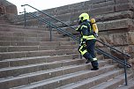 Feuerwehrleute stürmen Kyffhäuserdenkmal (Foto: Karl-Heinz Herrmann) Feuerwehrleute stürmen Kyffhäuserdenkmal (Foto: Karl-Heinz Herrmann)