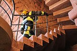 Feuerwehrleute stürmen Kyffhäuserdenkmal (Foto: Karl-Heinz Herrmann) Feuerwehrleute stürmen Kyffhäuserdenkmal (Foto: Karl-Heinz Herrmann)