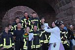 Feuerwehrleute stürmen Kyffhäuserdenkmal (Foto: Karl-Heinz Herrmann) Feuerwehrleute stürmen Kyffhäuserdenkmal (Foto: Karl-Heinz Herrmann)