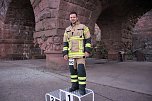 Feuerwehrleute stürmen Kyffhäuserdenkmal (Foto: Karl-Heinz Herrmann) Feuerwehrleute stürmen Kyffhäuserdenkmal (Foto: Karl-Heinz Herrmann)