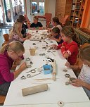 Eine Zeitreise der Klasse 4 (Foto: Leona Neukamm)