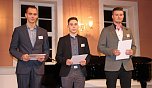 Absolventen für ausgezeichnete Ausbildungsergebnisse geehrt (Foto: Karl-Heinz Herrmann) Absolventen für ausgezeichnete Ausbildungsergebnisse geehrt (Foto: Karl-Heinz Herrmann)