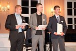 Absolventen für ausgezeichnete Ausbildungsergebnisse geehrt (Foto: Karl-Heinz Herrmann) Absolventen für ausgezeichnete Ausbildungsergebnisse geehrt (Foto: Karl-Heinz Herrmann)