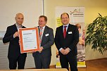 Gütezertifikate für Technisches Sicherheitsmanagement übergeben (Foto: Karl-Heinz Herrmann) Gütezertifikate für Technisches Sicherheitsmanagement übergeben (Foto: Karl-Heinz Herrmann)