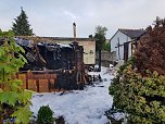 Gartenlaubenbrand in Roßleben (Foto: Steffen Fellendorf und Benjamin Voigt) Gartenlaubenbrand in Roßleben (Foto: Steffen Fellendorf und Benjamin Voigt)