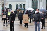 Proteste der Fris&ouml;rinnung vor dem Nordh&auml;user Bahnhof (Foto: oas)