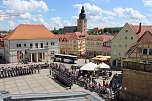 Feierliche Vereidigung von 71 Bundeswehrsoldaten und Soldatinnen auf dem Sondersh&auml;user Marktplatz (Foto: Eva Maria Wiegand)