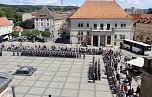 Feierliche Vereidigung von 71 Bundeswehrsoldaten und Soldatinnen auf dem Sondersh&auml;user Marktplatz (Foto: Eva Maria Wiegand)