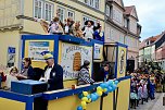 Ein bunter Karnevalszug zog sich am Rosenmontag durch Sondershausen (Foto: Eva Maria Wiegand)