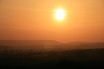 Sonnenuntergang - fotografiert vom Hainer Berg (Foto: Christoph Keil) Sonnenuntergang - fotografiert vom Hainer Berg (Foto: Christoph Keil)