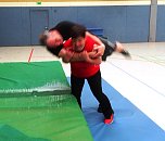 Lehrgang für Selbstverteidigung und Selbstbehauptung für Frauen in der Zweifelderhalle in Bad Frankenhausen (Foto: Peter Keßler) Lehrgang für Selbstverteidigung und Selbstbehauptung für Frauen in der Zweifelderhalle in Bad Frankenhausen (Foto: Peter Keßler)