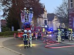 Die Feuerwehren in Sondershausen und Ebeleben versuchen das Feuer zu l&ouml;schen.  (Foto: Silvio Dietzel)