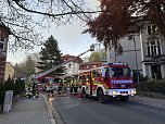 Die Feuerwehren in Sondershausen und Ebeleben versuchen das Feuer zu l&ouml;schen.  (Foto: Silvio Dietzel)