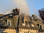 Die Feuerwehren in Sondershausen und Ebeleben versuchen das Feuer zu l&ouml;schen.  (Foto: Silvio Dietzel)