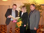 Übergabe Urkunde an Dr. Sabine Hausweiler (Foto: Karl-Heinz Herrmann) Übergabe Urkunde an Dr. Sabine Hausweiler (Foto: Karl-Heinz Herrmann)