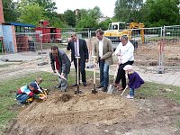 Spatenstich für Erweiterungsbau Bild: Spatenstich für Erweiterungsbau