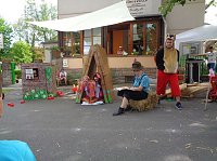 Auf dem Bauernhof war zum 25. Straßenfest etwas los Bild: Auf dem Bauernhof war zum 25. Straßenfest etwas los