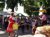 Auf dem Bauernhof war zum 25. Straßenfest etwas los Bild: Auf dem Bauernhof war zum 25. Straßenfest etwas los