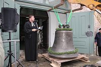 Die erste Glocke für Trinitatiskirche in der Stadt Bild: Die erste Glocke für Trinitatiskirche in der Stadt