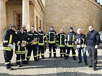 Er gegen Sie! Bild: Er gegen Sie!