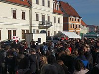 Er gegen Sie! Bild: Er gegen Sie!