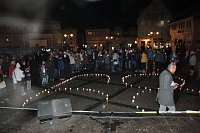 Friedensgebet mit Friedensmarsch Bild: Friedensgebet mit Friedensmarsch