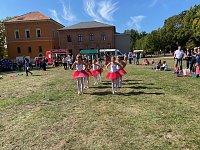Bild: Die Eleven des Tanzstudio Radeva bereicherten das Programm zum Kindertag in Sondershausen
