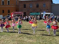 Bild: Die Eleven des Tanzstudio Radeva bereicherten das Programm zum Kindertag in Sondershausen