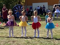 Bild: Die Eleven des Tanzstudio Radeva bereicherten das Programm zum Kindertag in Sondershausen
