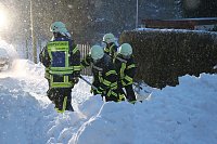Bild: Feuerwehr befreit Anwohner