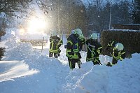 Bild: Feuerwehr befreit Anwohner